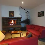 De La Promenade Hotel *