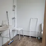 De La Promenade Hotel *